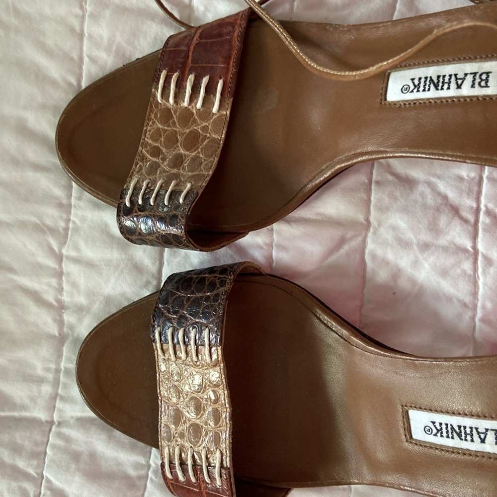Manolo blahnik size 35.5 brown shoes - Picture 2 of 5
